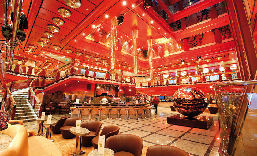 Lounge en bar op de Costa Deliziosa