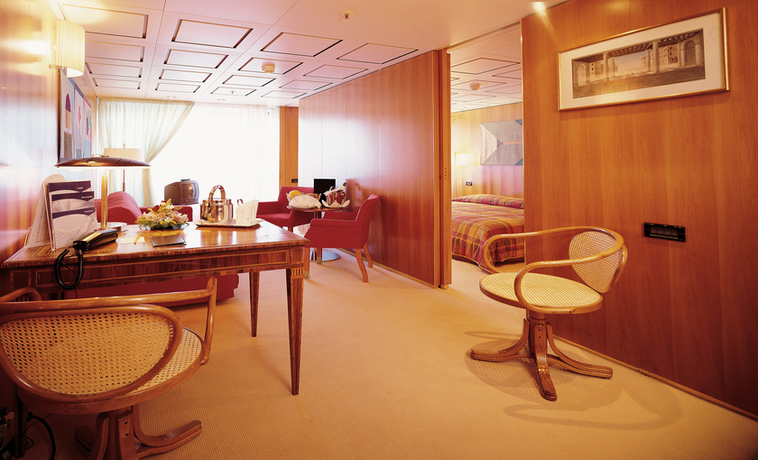 De kantoorruimte van een suite op de Neoclassica