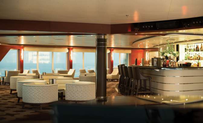 Seven Seas Voyager Observation Lounge