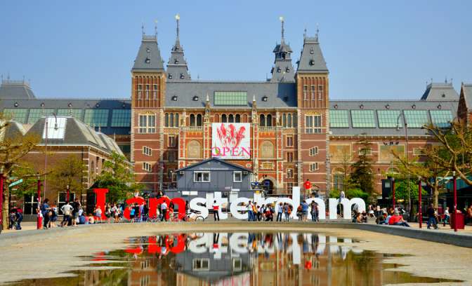 Het rijksmuseum in Amsterdam